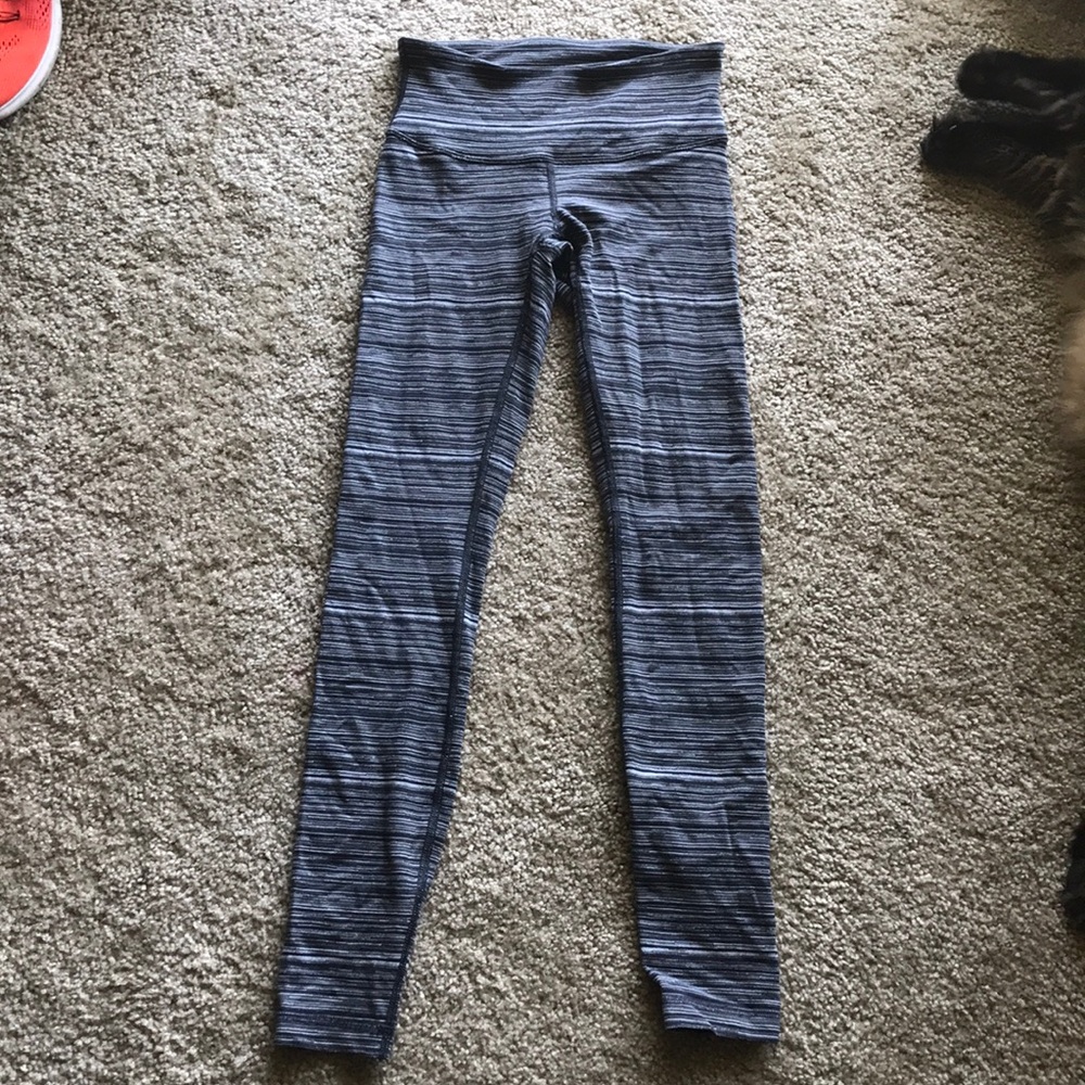 Lululemon black & grey leggings